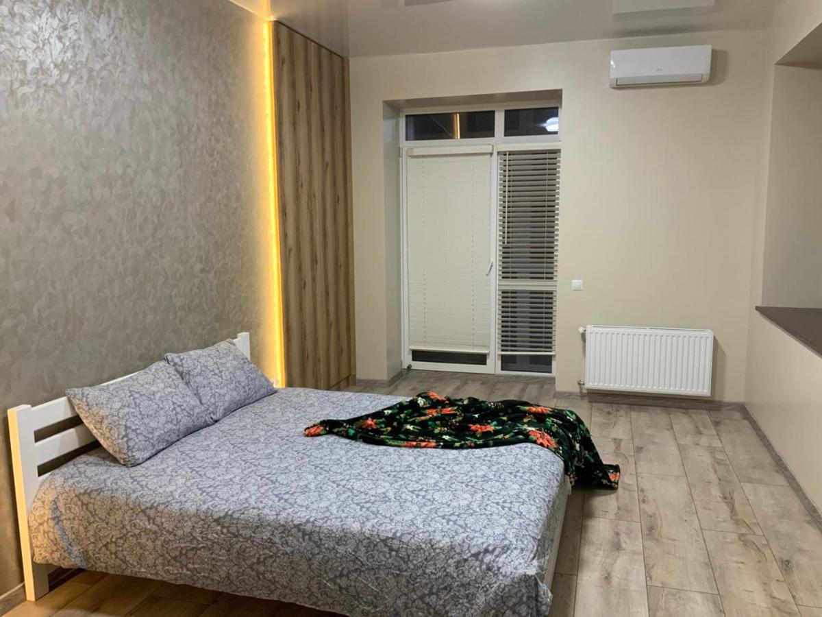 Vip Apartment У Центрі Міста, Новобуджк Театральний,Дуже Простора Ρίβνε Εξωτερικό φωτογραφία