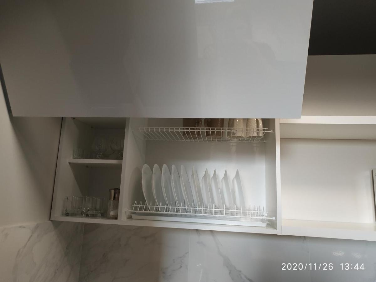 Vip Apartment У Центрі Міста, Новобуджк Театральний,Дуже Простора Ρίβνε Εξωτερικό φωτογραφία