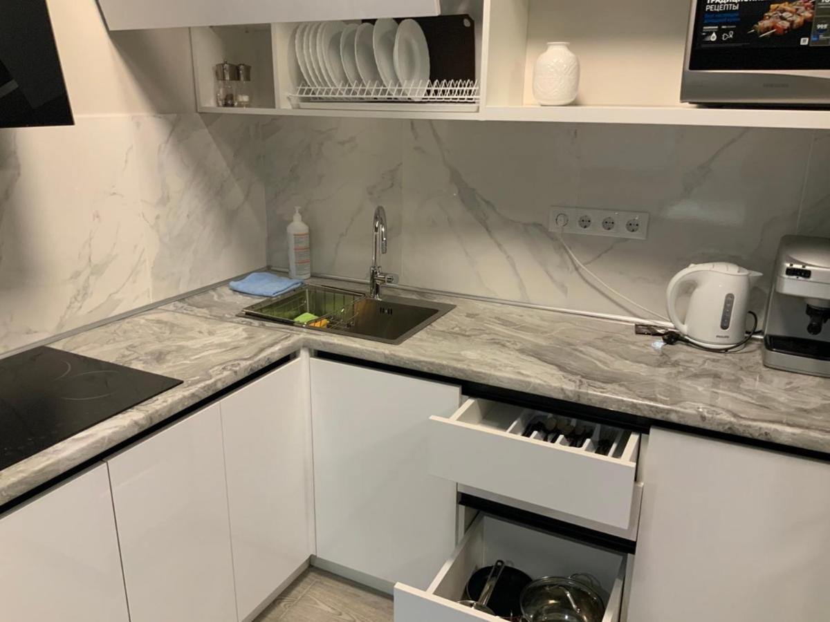 Vip Apartment У Центрі Міста, Новобуджк Театральний,Дуже Простора Ρίβνε Εξωτερικό φωτογραφία