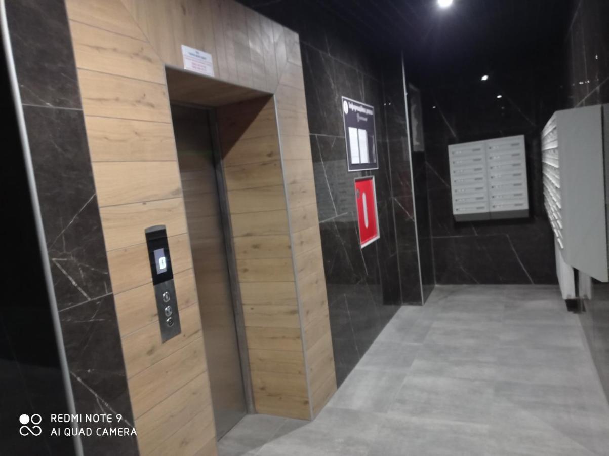 Vip Apartment У Центрі Міста, Новобуджк Театральний,Дуже Простора Ρίβνε Εξωτερικό φωτογραφία