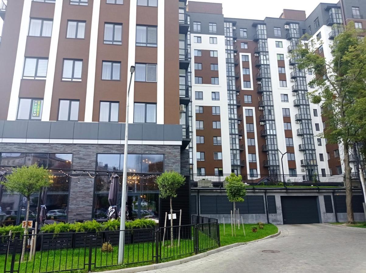 Vip Apartment У Центрі Міста, Новобуджк Театральний,Дуже Простора Ρίβνε Εξωτερικό φωτογραφία