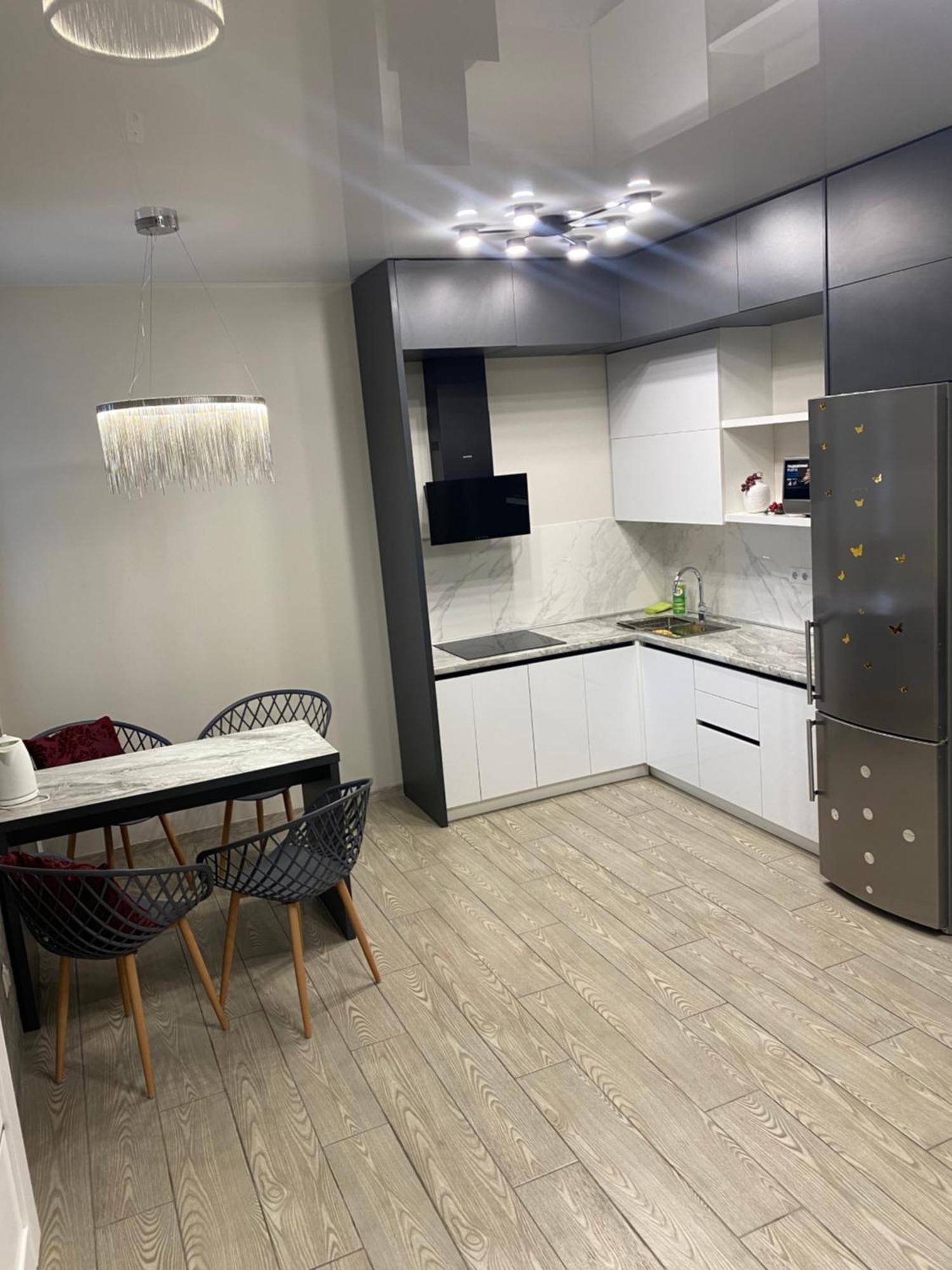 Vip Apartment У Центрі Міста, Новобуджк Театральний,Дуже Простора Ρίβνε Εξωτερικό φωτογραφία