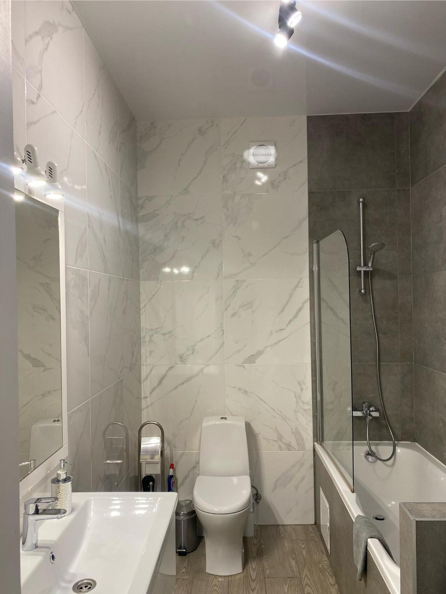 Vip Apartment У Центрі Міста, Новобуджк Театральний,Дуже Простора Ρίβνε Εξωτερικό φωτογραφία