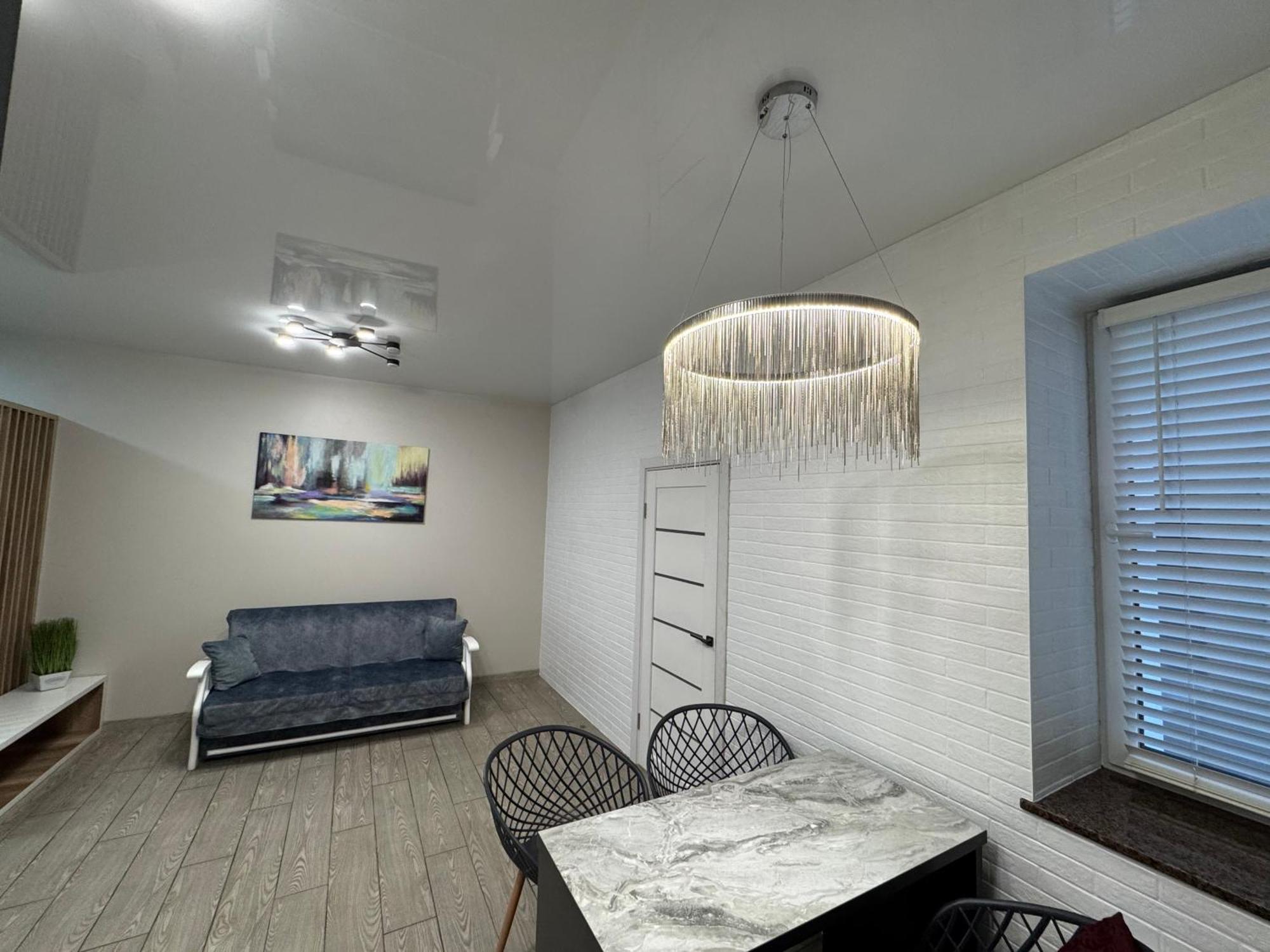 Vip Apartment У Центрі Міста, Новобуджк Театральний,Дуже Простора Ρίβνε Εξωτερικό φωτογραφία