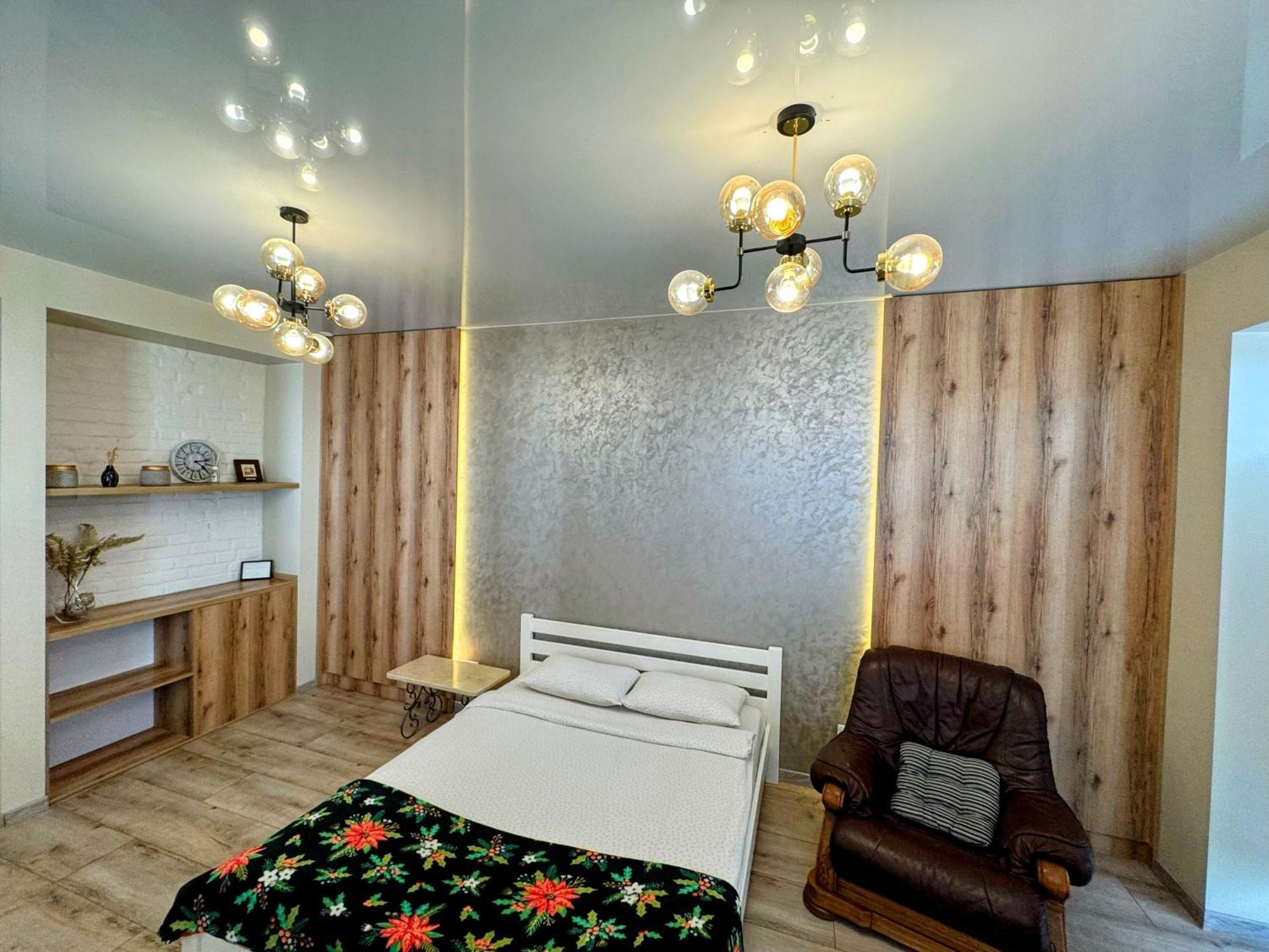 Vip Apartment У Центрі Міста, Новобуджк Театральний,Дуже Простора Ρίβνε Εξωτερικό φωτογραφία