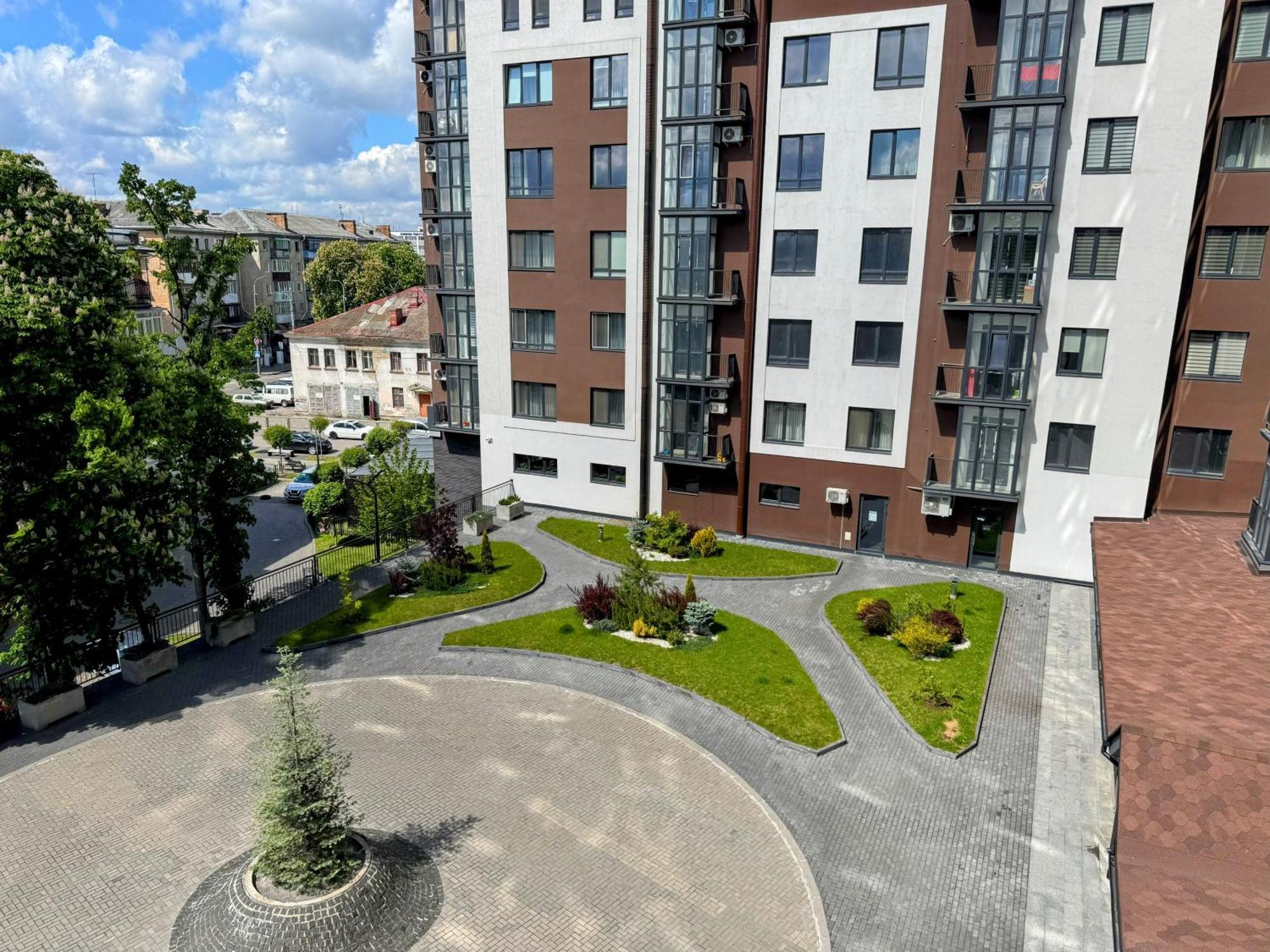 Vip Apartment У Центрі Міста, Новобуджк Театральний,Дуже Простора Ρίβνε Εξωτερικό φωτογραφία